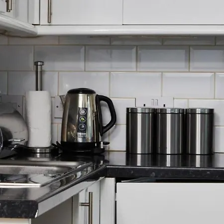 Апартаменти Boutique 2 Bed Close To Centre Бристоль